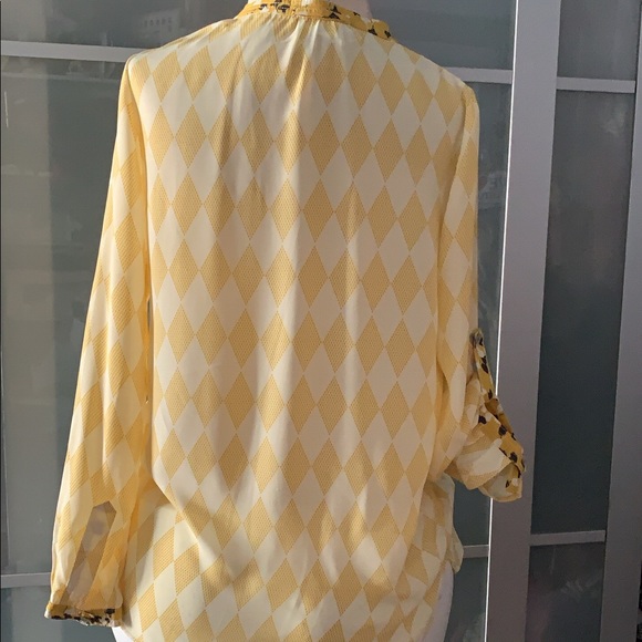 Yellow blouse - Picture 4 of 4